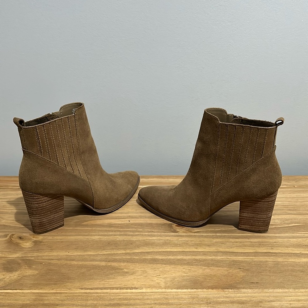 BLONDO Reese Waterproof ankle boot in Tan suede
